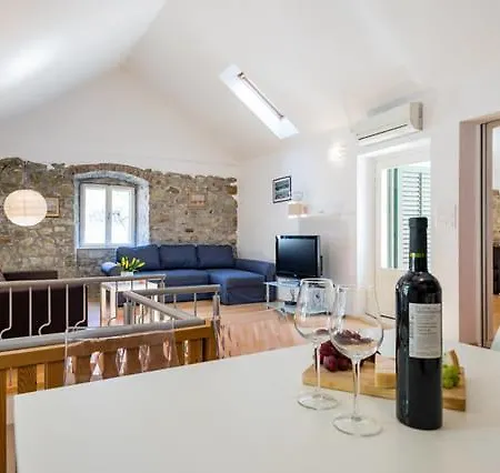 Main Square 4* Split