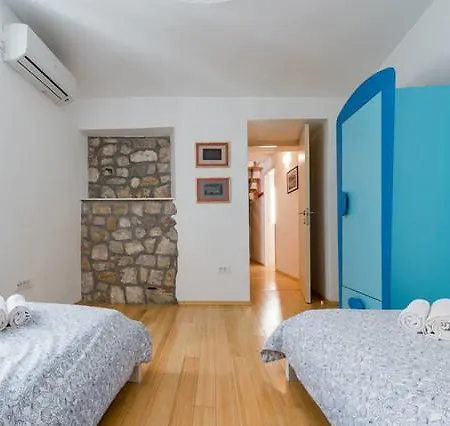 게스트하우스 Main Square 4*