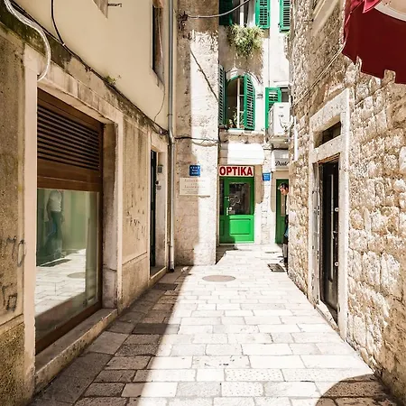 Maison d'hôtes Main Square 4*