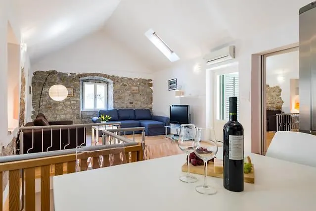 Guesthouse Main Square 4* Split