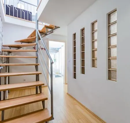 Main Square ゲストハウス