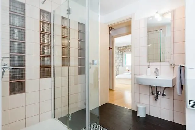 Guesthouse Main Square Guest house 4*